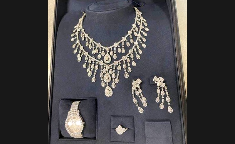 PF abre inquérito para apurar irregularidades do Governo Bolsonaro sobre jóia de R$16,5 milhões