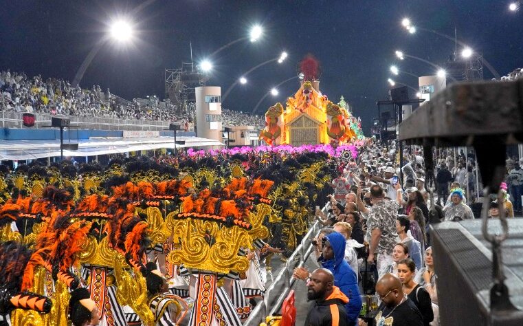 A Magia Continua No Carnaval 2024 de SP: Vai-Vai, Tom, Mocidade, Gaviões, Império e  Tucuruvi Brilham na 2ª Noite de Desfiles