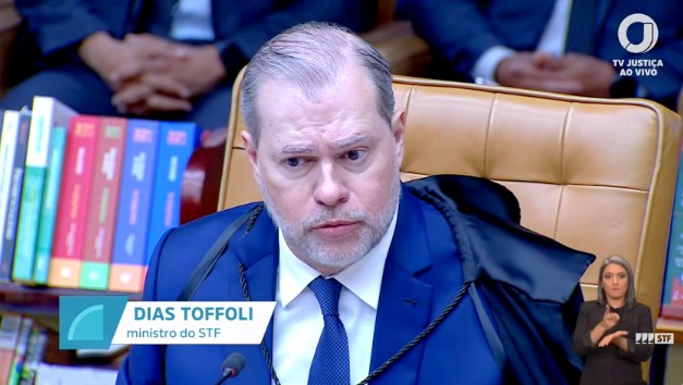 Ministro Dias Toffoli Manifesta Suspeição de Foro Íntimo na Sessão Extraordinária da Petição 16662