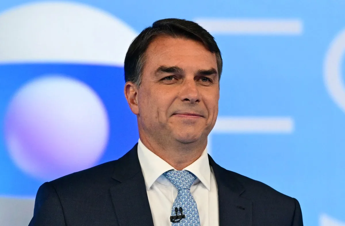 Flavio Bolsonaro Fugiu: Senador Foge Para os EUA Pela Argentina